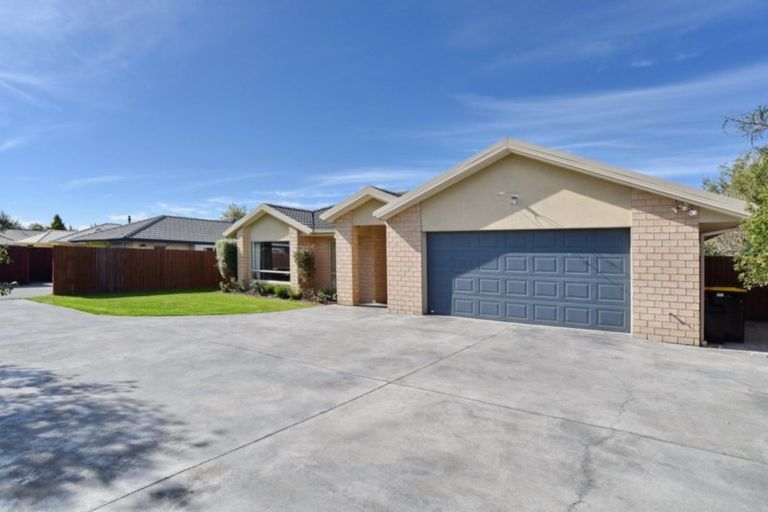 Photo of property in 8 James Drive, Woodend, 7610