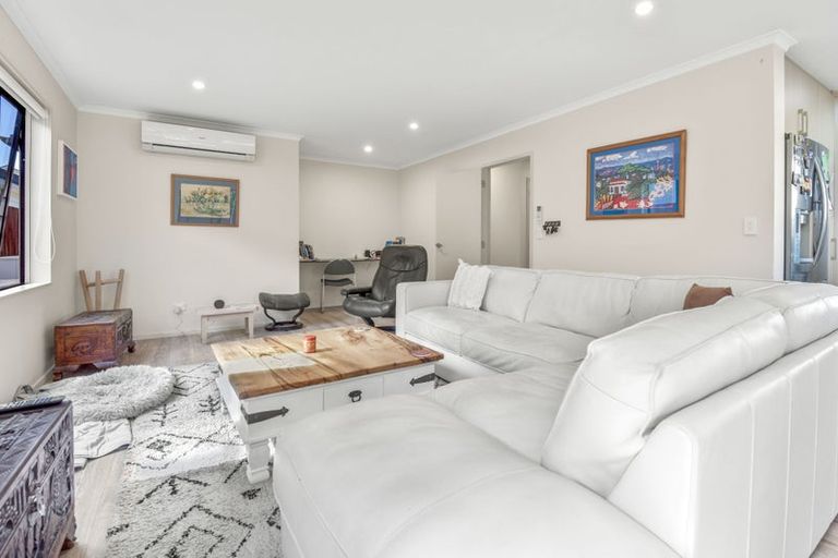 Photo of property in 21 Maylee Crescent, Gulf Harbour, Whangaparaoa, 0930