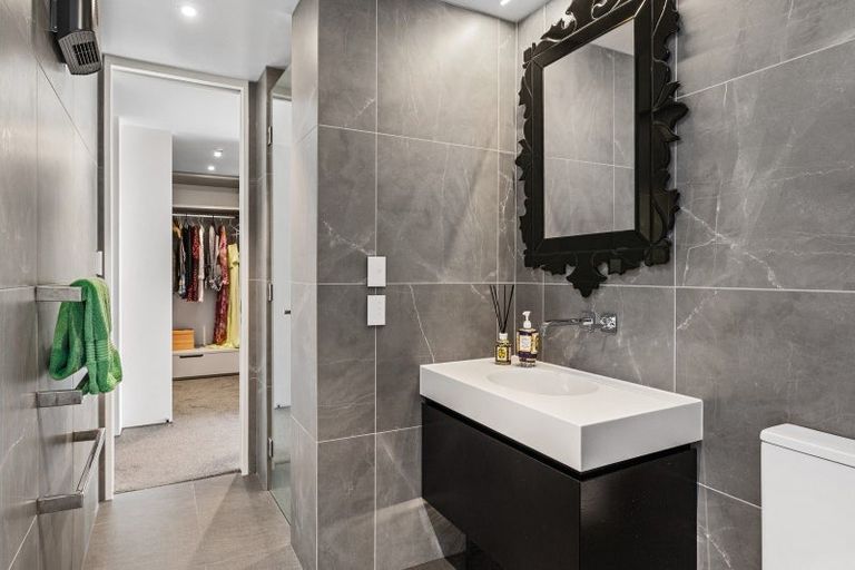 Photo of property in 7 Helmores Lane, Merivale, Christchurch, 8014