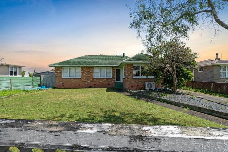 Photo of property in 13 Albion Place, Papakura, 2110