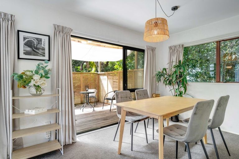 Photo of property in 15 Boylan Road, Titirangi, Auckland, 0604