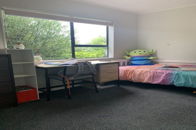 Photo of property in 7 Vera Road, Te Atatu South, Auckland, 0610