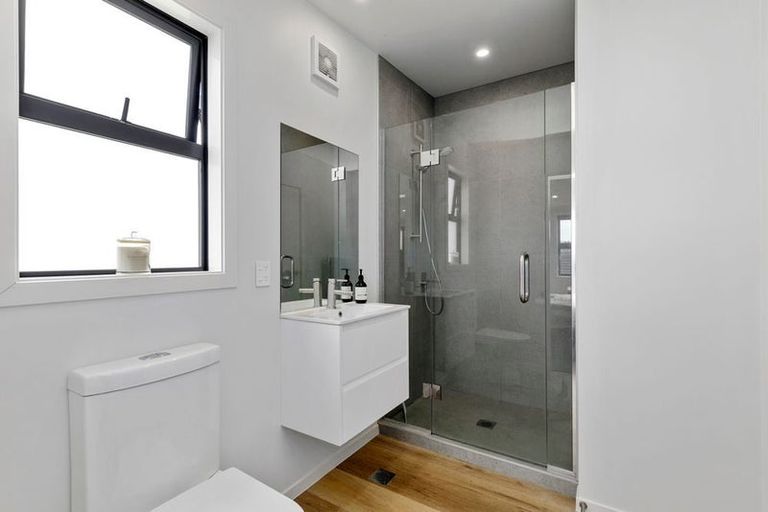 Photo of property in 8/489 Riverside Drive, Fairfield, Lower Hutt, 5011