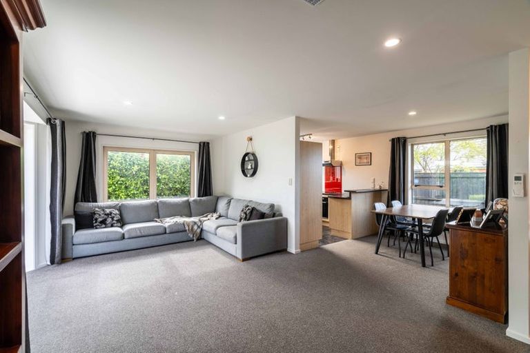 Photo of property in 10 Peel Close, Rolleston, 7614