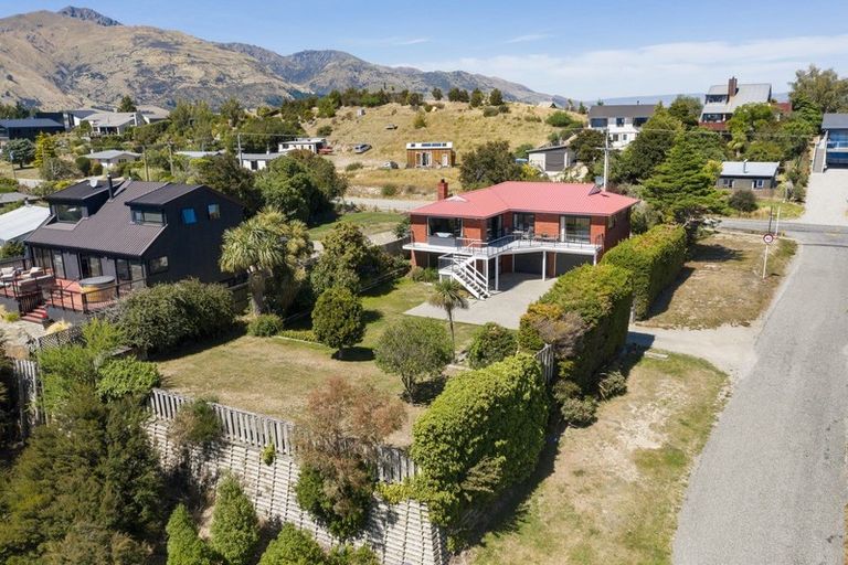 Photo of property in 212 Lakeview Terrace, Lake Hawea, 9382