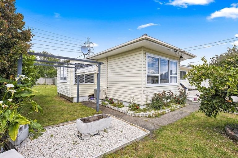 Photo of property in 33 Taka Street, Takanini, 2112