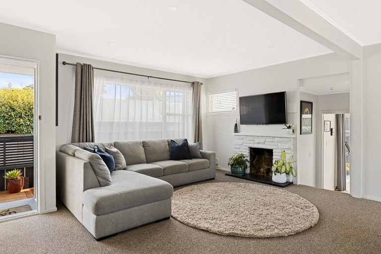 Photo of property in 27 Roby Street, Te Atatu Peninsula, Auckland, 0610