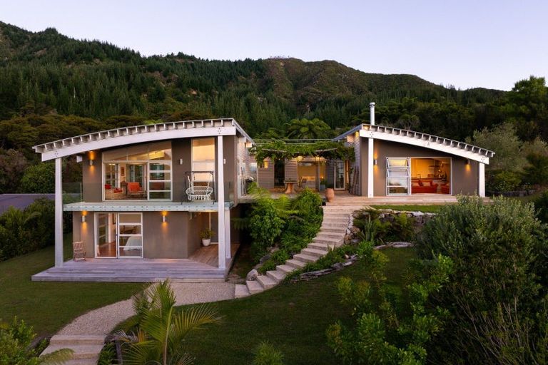 Photo of property in 1160a Abel Tasman Drive, Ligar Bay, Takaka, 7183