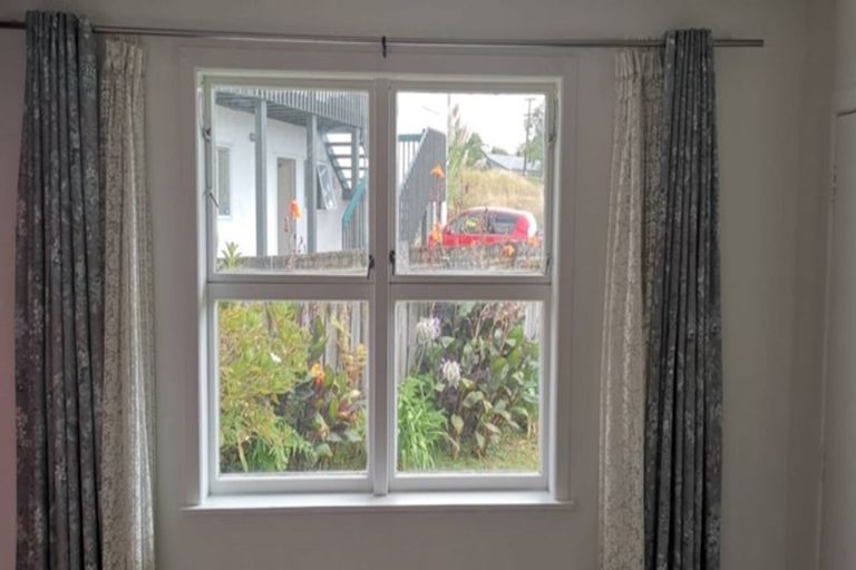 Photo of property in 56 Rua Road, Glen Eden, Auckland, 0602