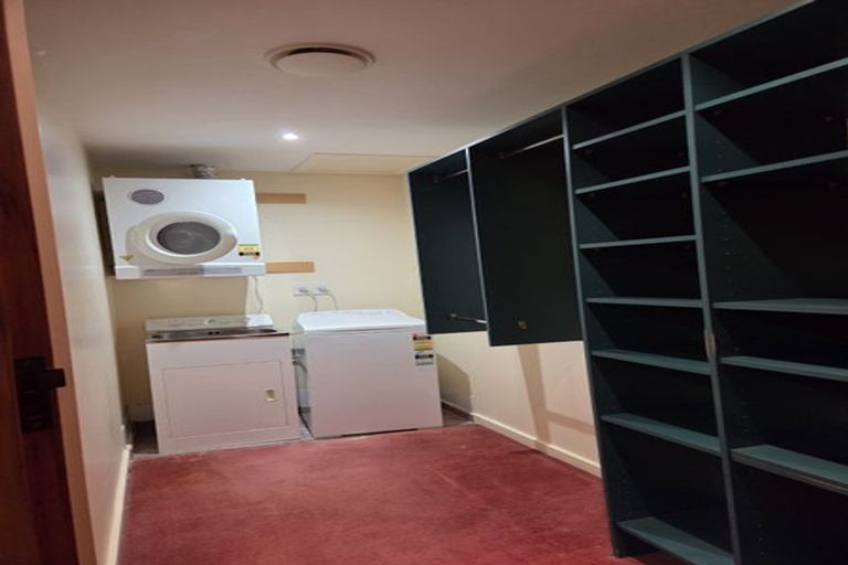 Photo of property in 5 Waiteata Road, Kelburn, Wellington, 6012