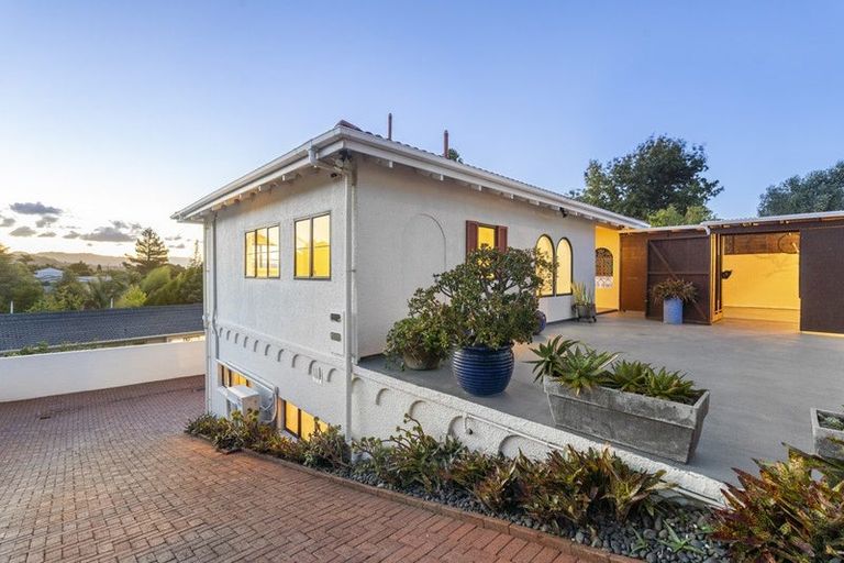 Photo of property in 1/269 Titirangi Road, Titirangi, Auckland, 0604