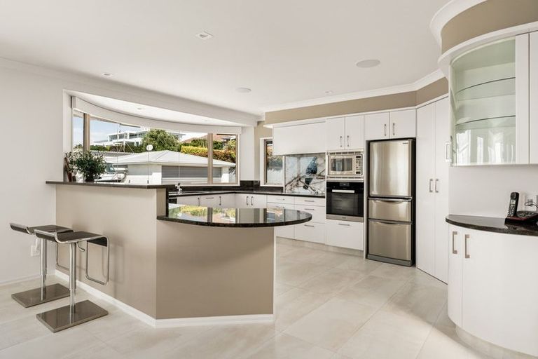 Photo of property in 3 Seaview Road, Otumoetai, Tauranga, 3110