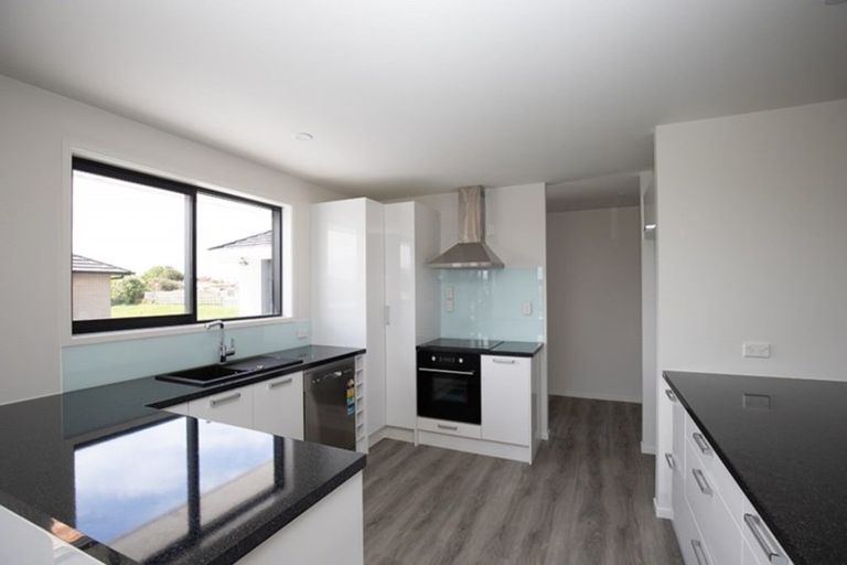 Photo of property in 17 Costello Drive, Ngatea, 3503