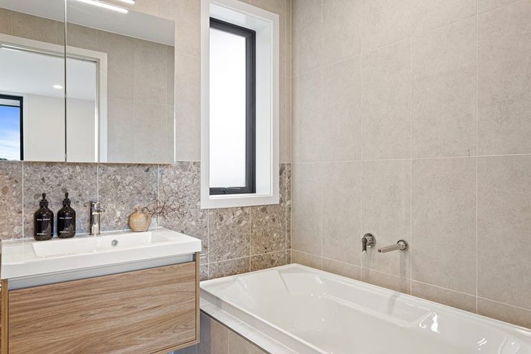 Photo of property in 6/36 Edmonton Road, Henderson, Auckland, 0612