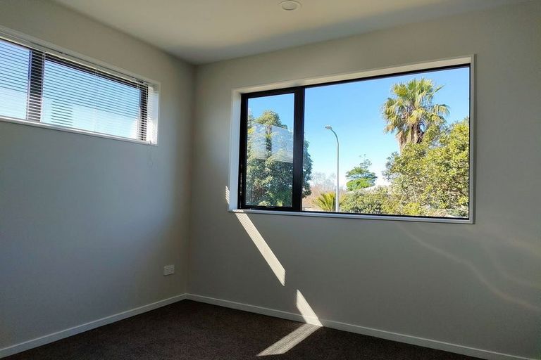 Photo of property in 147a Pigeon Mountain Road, Half Moon Bay, Auckland, 2012