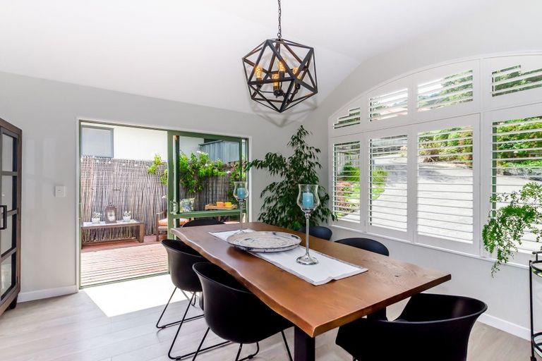 Photo of property in 56 Kakariki Grove, Waikanae, 5036