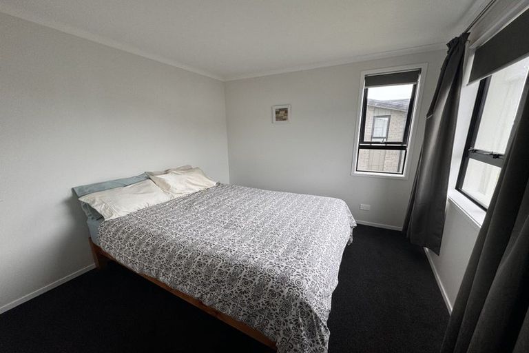 Photo of property in 17 Discovery Place, Marfell, New Plymouth, 4310