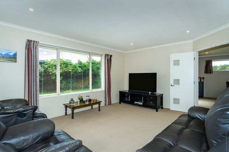 Photo of property in 10 Rochester Crescent, Rolleston, 7614