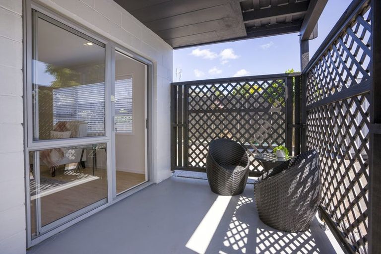 Photo of property in 56 Walworth Avenue, Pakuranga Heights, Auckland, 2010