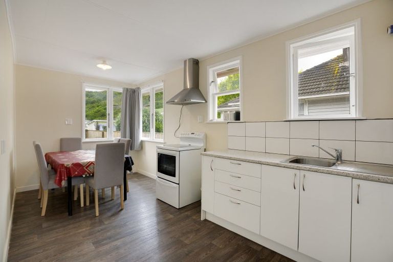 Photo of property in 5 Kowhai Street, Naenae, Lower Hutt, 5011