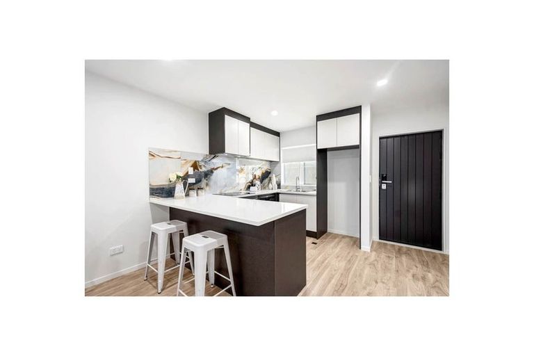 Photo of property in 3/3 Matata Place, Dallington, Christchurch, 8061