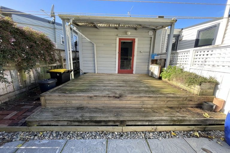 Photo of property in 10 Royal Street, Berhampore, Wellington, 6023