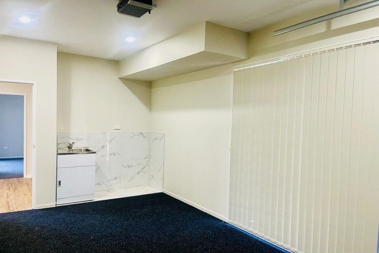 Photo of property in 1/2 Cameron Street, Papakura, 2110