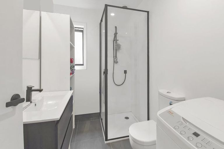 Photo of property in 38 Hawkhurst Road, Lyttelton, 8082