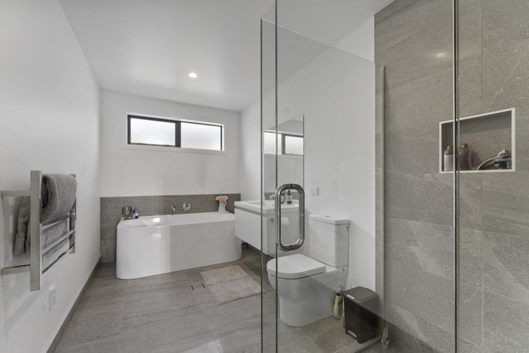 Photo of property in 38 Muster Road, Jacks Point, 9371