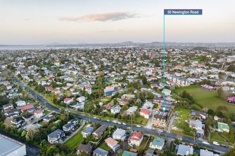 Photo of property in 1/50 Newington Road, Henderson, Auckland, 0612