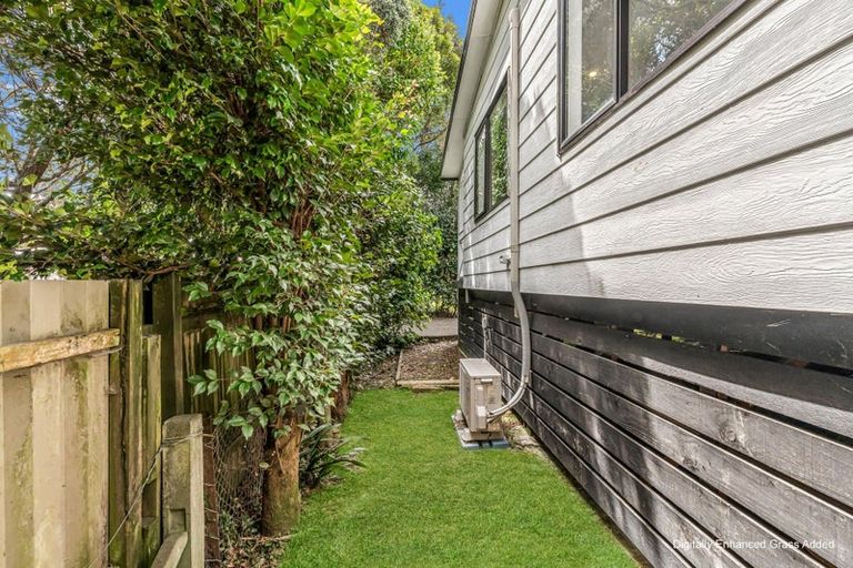 Photo of property in 1/47 Farquhar Road, Glendene, Auckland, 0602