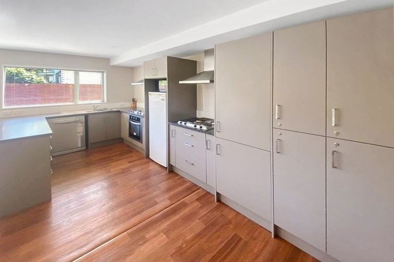 Photo of property in 100 Rattray Street, Riccarton, Christchurch, 8041