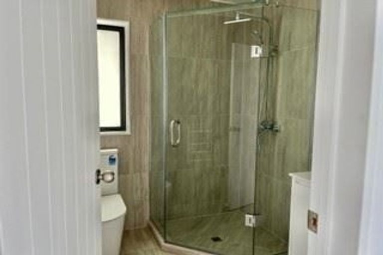 Photo of property in 7 Liban Place, Massey, Auckland, 0614