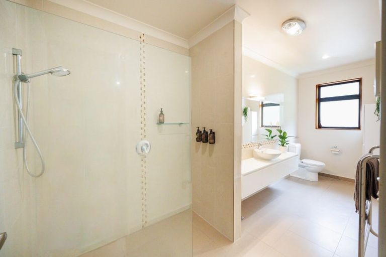 Photo of property in 7 Titirangi Drive, Fitzherbert, Palmerston North, 4471