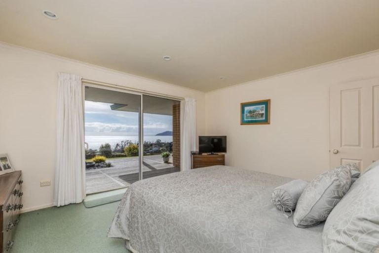Photo of property in 2 Ocean View Road, Cable Bay, 0420