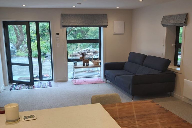 Photo of property in 32 Melrose Road, Island Bay, Wellington, 6023