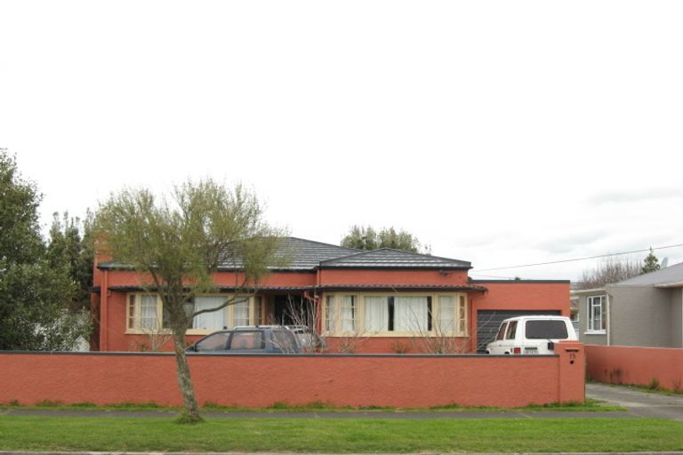 Photo of property in 15 Ropiha Street, Fitzroy, New Plymouth, 4312