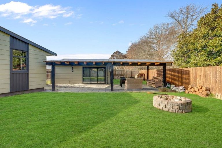 Photo of property in 43 Oakfield Crescent, Pukete, Hamilton, 3200