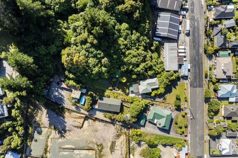 Photo of property in 43 Moores Valley Road, Wainuiomata, Lower Hutt, 5014