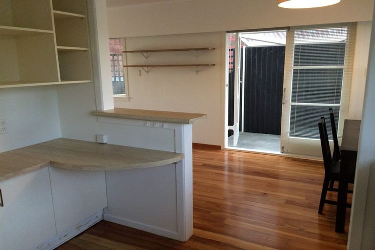 Photo of property in 40-40a Hamblyn Street, Strandon, New Plymouth, 4312