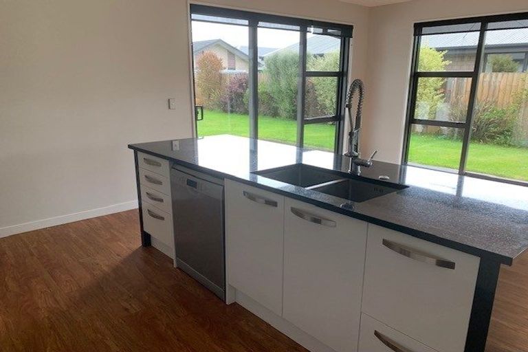 Photo of property in 5 Urihia Street, Marshland, Christchurch, 8083