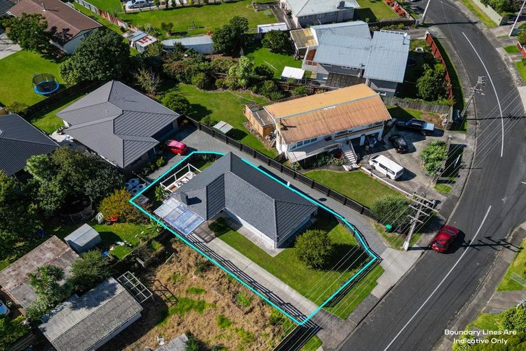 Photo of property in 2 Meadow Crescent, Te Atatu South, Auckland, 0602