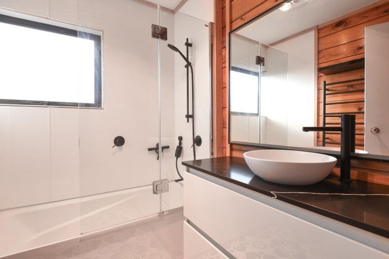 Photo of property in 48 Neri Crescent, Pomare, Rotorua, 3015
