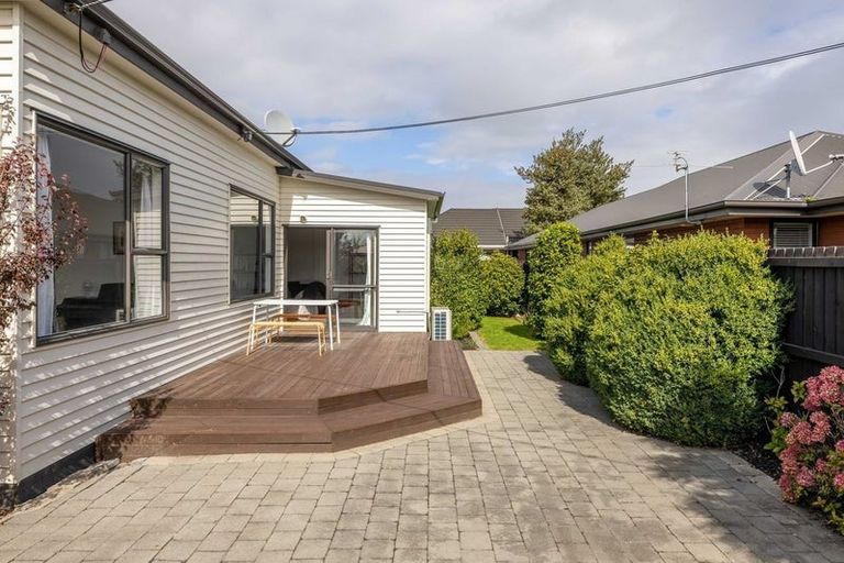 Photo of property in 2a Vivian Street, Burwood, Christchurch, 8083