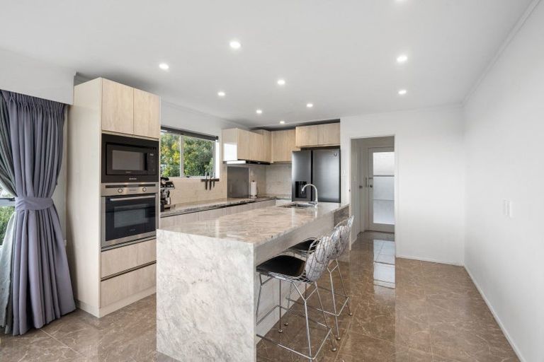 Photo of property in 1/43 Shanaway Rise, Hillcrest, Auckland, 0627