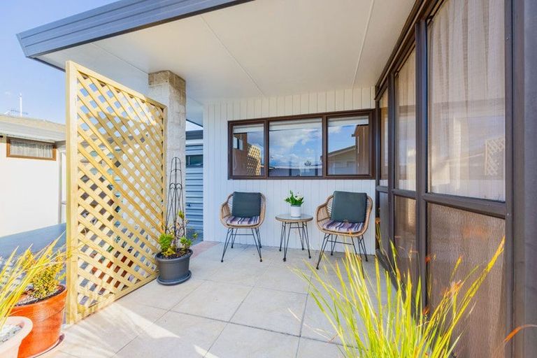 Photo of property in 2/6 King Street, Taradale, Napier, 4112