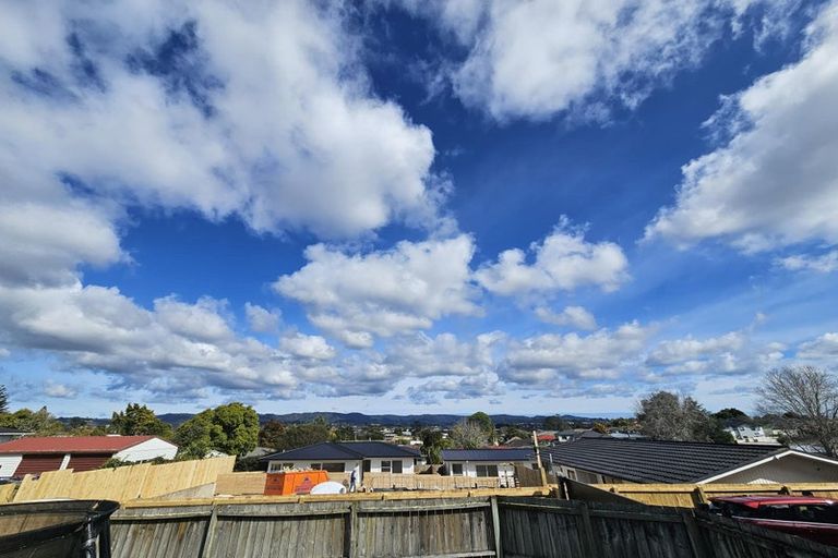 Photo of property in 10 Kaikoura Street, Henderson, Auckland, 0612