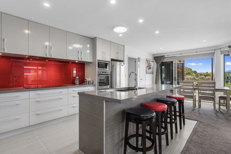 Photo of property in 60 Butterworth Crescent, Papamoa Beach, Papamoa, 3118