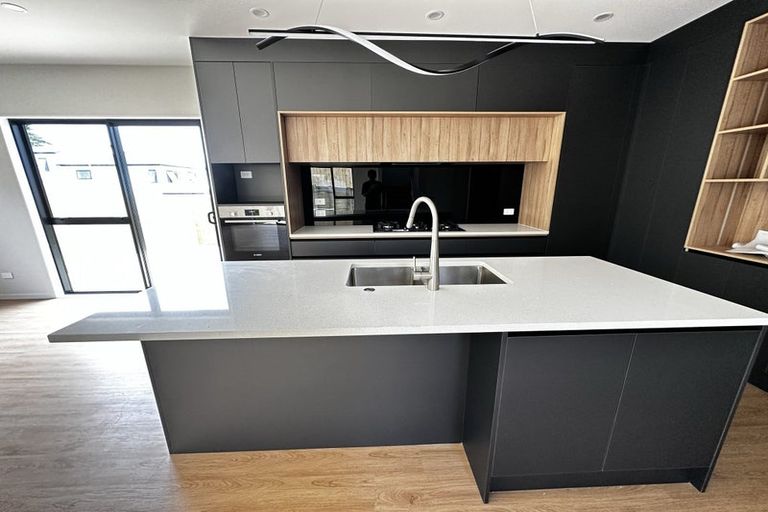 Photo of property in 8 Snuggery Loop, Orewa, 0931