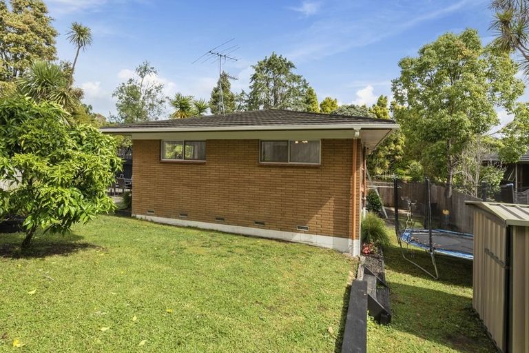 Photo of property in 2/20 Flavia Close, Torbay, Auckland, 0630